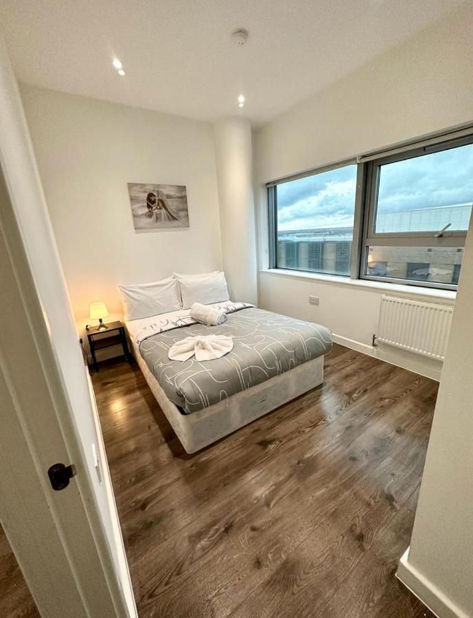 Alarabi Apartments-Two Bedrooms Apartment Кройдон Экстерьер фото